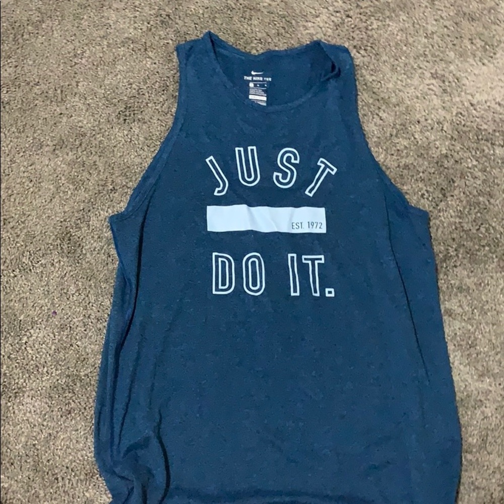 nike athletic top